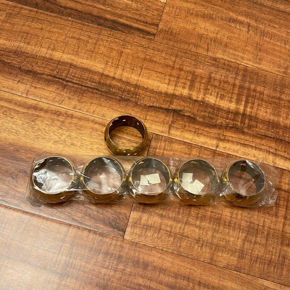 Other - Bundle of 6 napkin holders